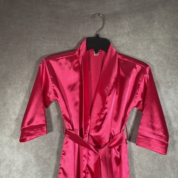 Girls Hot Pink Satin Spa Bridesmaids Robe | See Measurements - Picture 3 of 9
